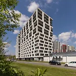 City Centre & Modern Quiet Apartment With Parking By Renters Prestige